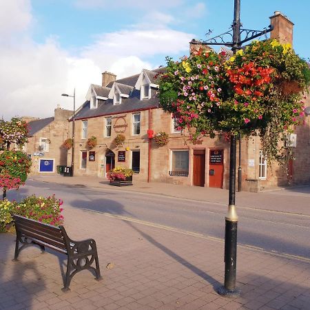 Commercial Hotel Alness Bagian luar foto